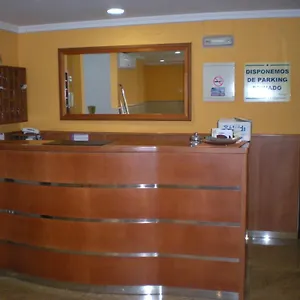 hostal-la-hispanidad.hotelsinnerja.org/